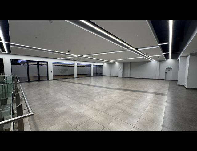 2,420M² WAREHOUSE TO LET IN EASTGATE